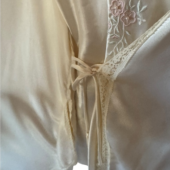 Vintage Gilligan & O’Malley Off White Floral‎ Embroidered & Beaded Peignoir Set - Picture 6 of 11